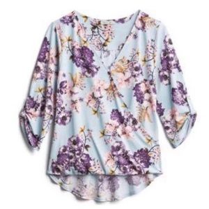 BEACON JULIA SURPLICE FLORAL KNIT TOP LIGHT BLUE